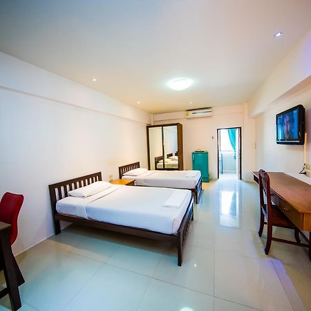 Golden House Service And Apartment Rayong Esterno foto