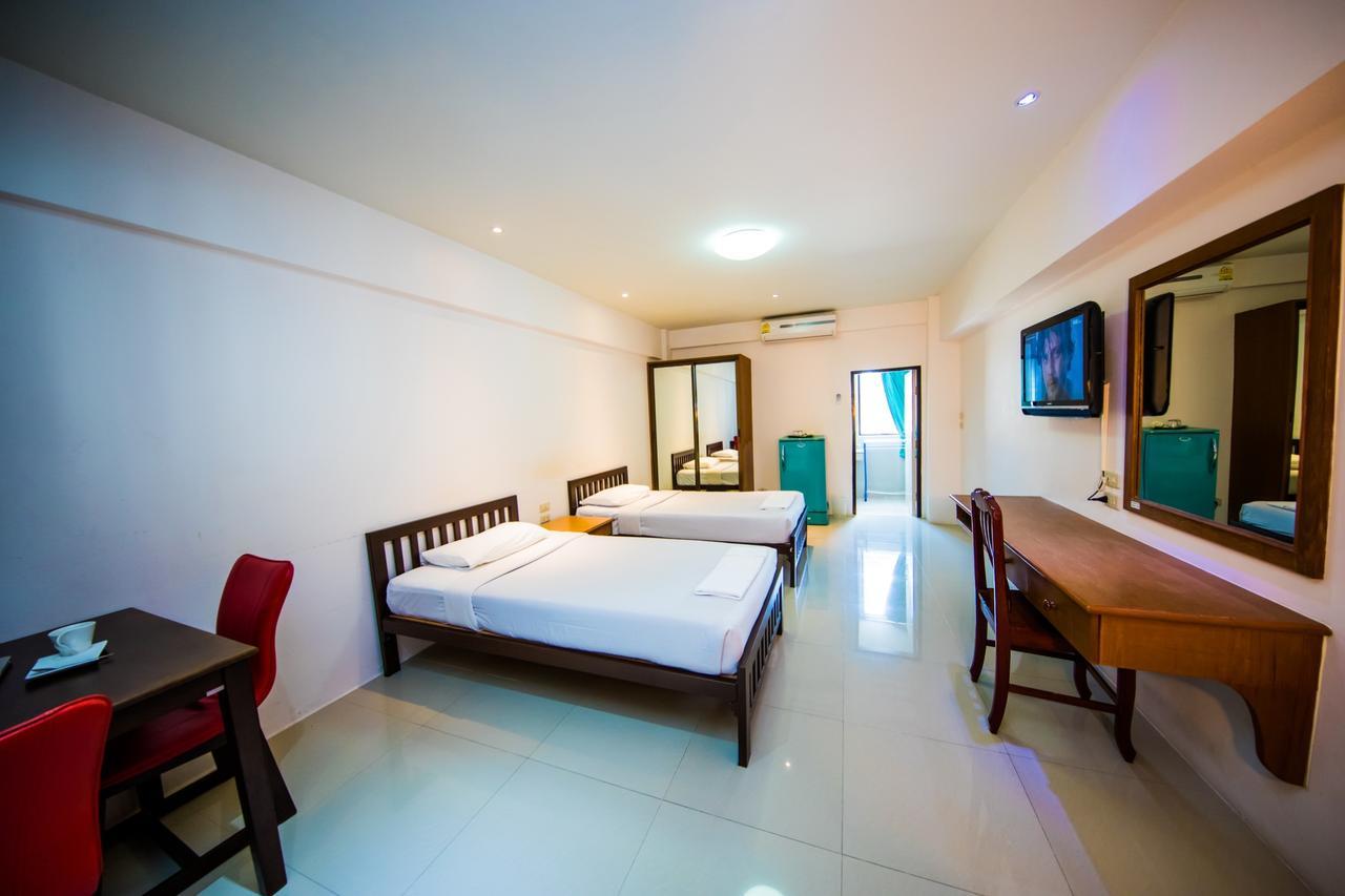 Golden House Service And Apartment Rayong Esterno foto